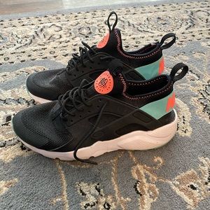 Nike huarache kids size